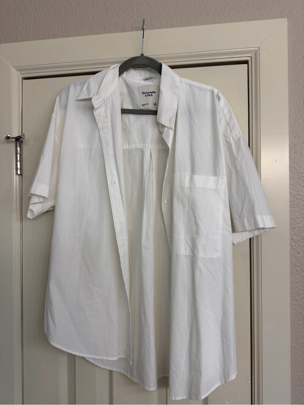 Abercrombie & Fitch White Short-Sleeve Button-Down Shirt